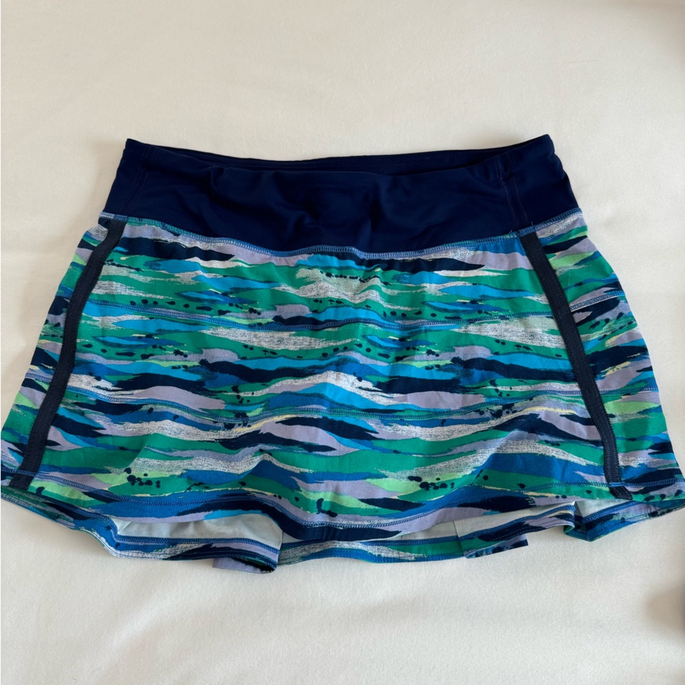 Lululemon skirt size 6